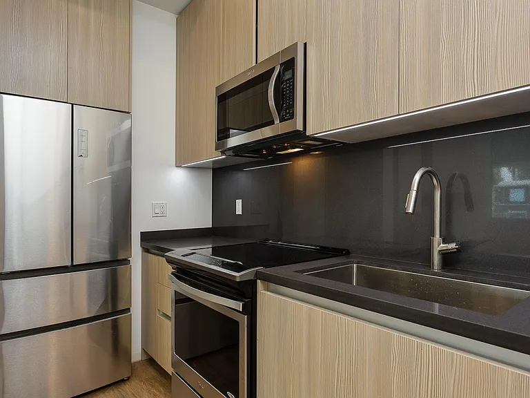 900 Wilshire Blvd #7 — Photo 6