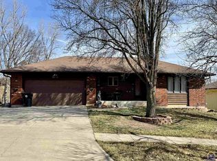 3318 SW 35th Ter, Topeka, KS 66614