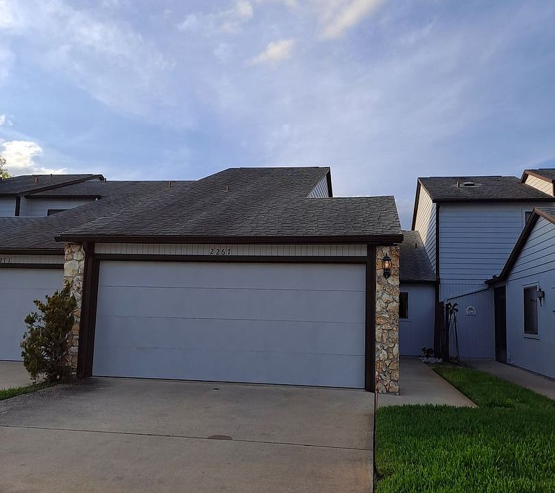 1st image of 2267 Deerwood Dr