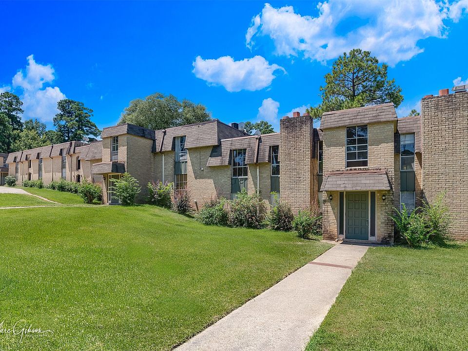 1st image of 7000 Creswell Rd APT 114