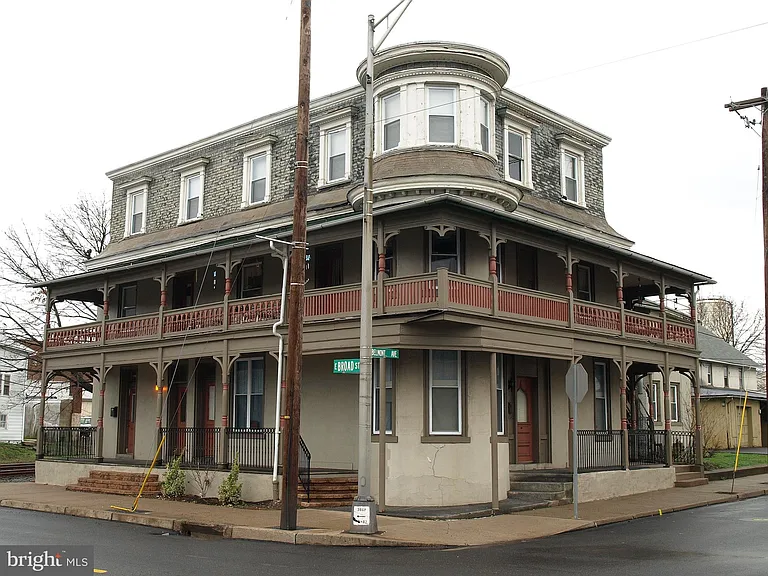 101 E Broad St #2 — Photo 1
