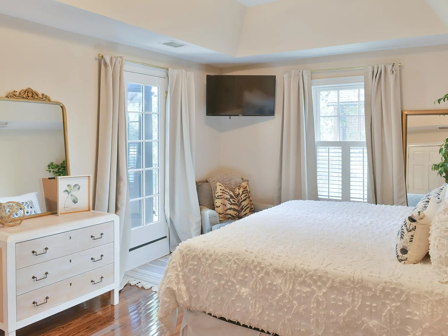 3 bed, 1432 sqft, $8,950 — Photo 4