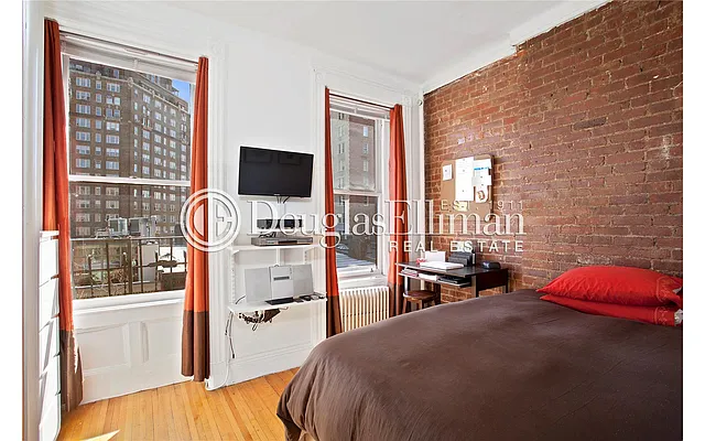 Rented by Douglas Elliman | media 28
