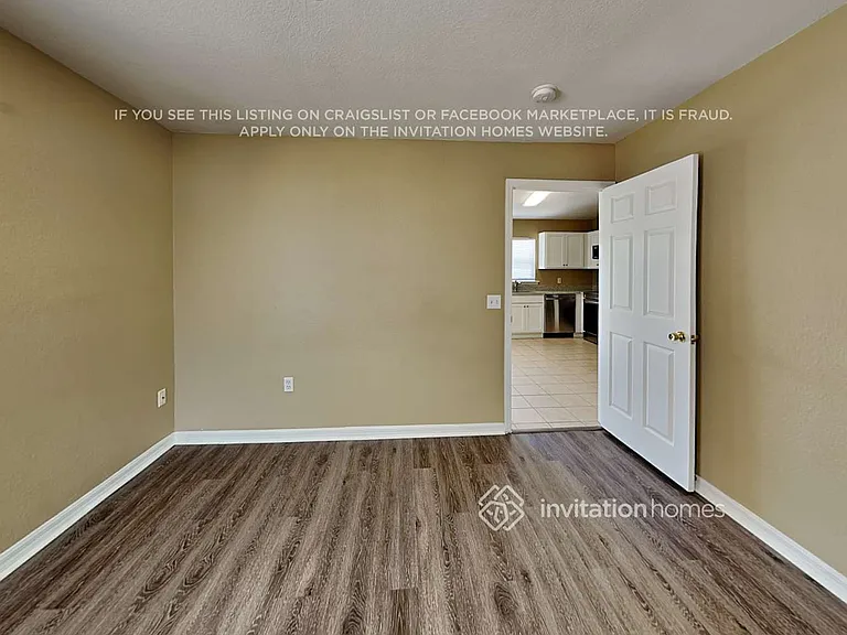 703 Martin Ln — Photo 8