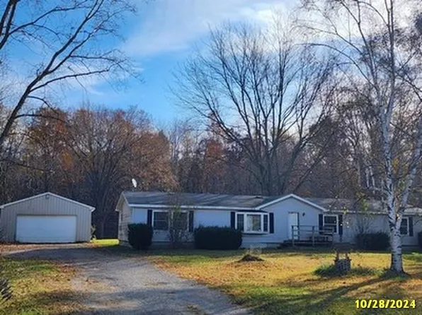 12391 Hawkins Rd, Burt, MI 48417