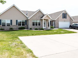 3999 Shady Ln, Grand Forks, ND 58201