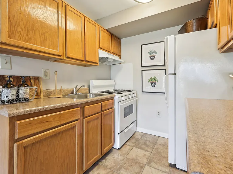 Westgate Apts & Townhouses LP — Photo 7