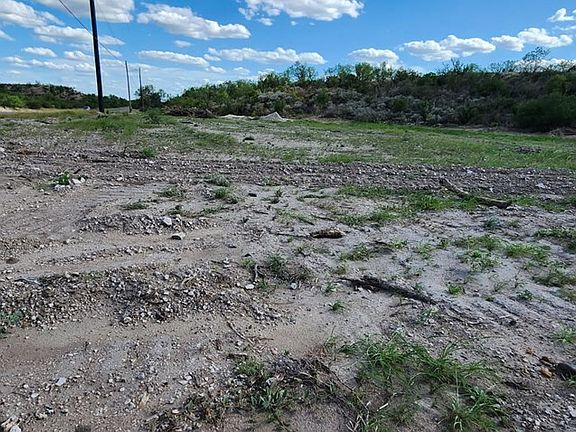 3rd image of 8727 N US Hwy 277