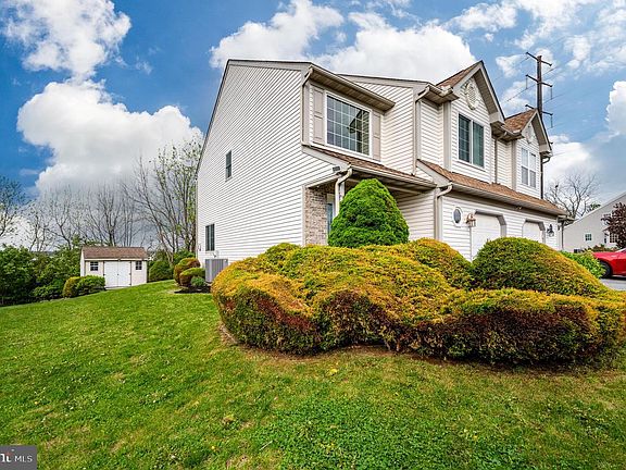4th image of 104 Michigan Dr