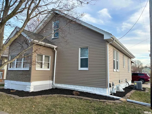 1220 Sycamore St, Quincy, IL 62301