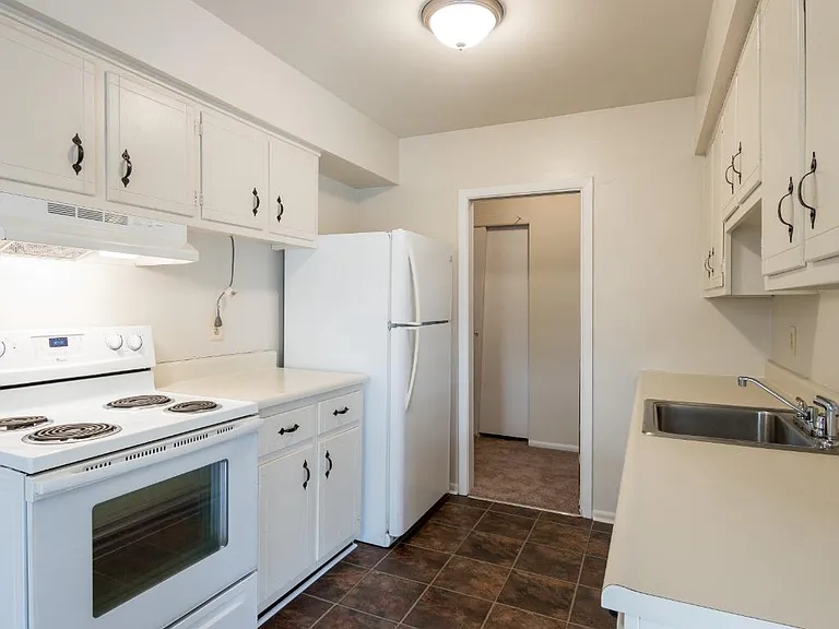 Aberdeen Parke Apartments — Photo 12