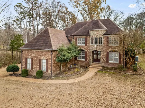155 Aston Hall Dr, Eads, TN 38028