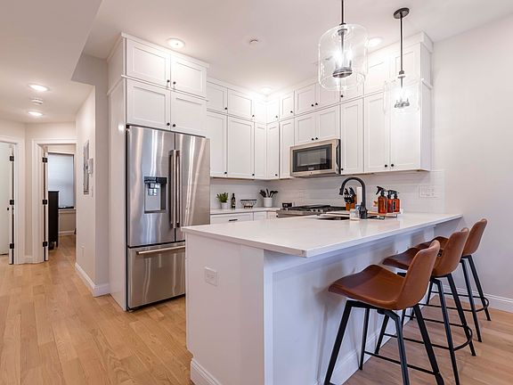 5th image of 114 Prince St APT 2