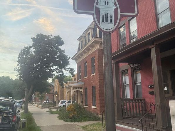 1428 Iowa St