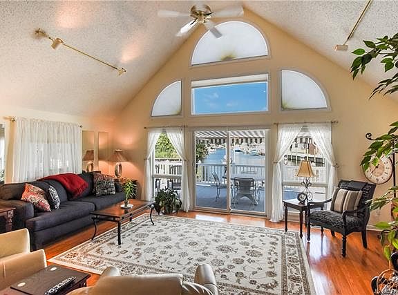 2nd image of 28 Bay Point Dr