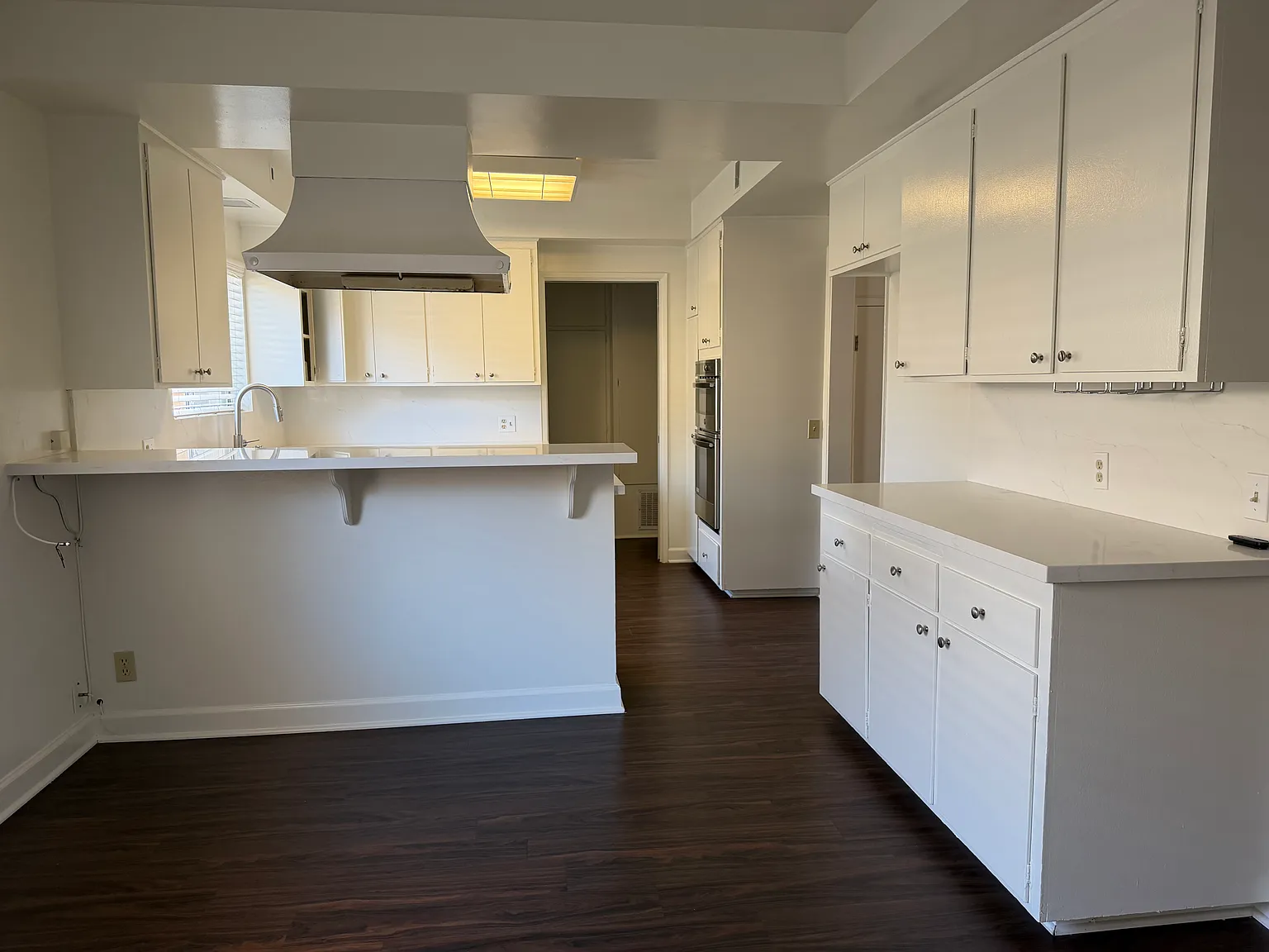 2 bed, 1.5 bath, 900 sqft, $2,950 — Photo 2