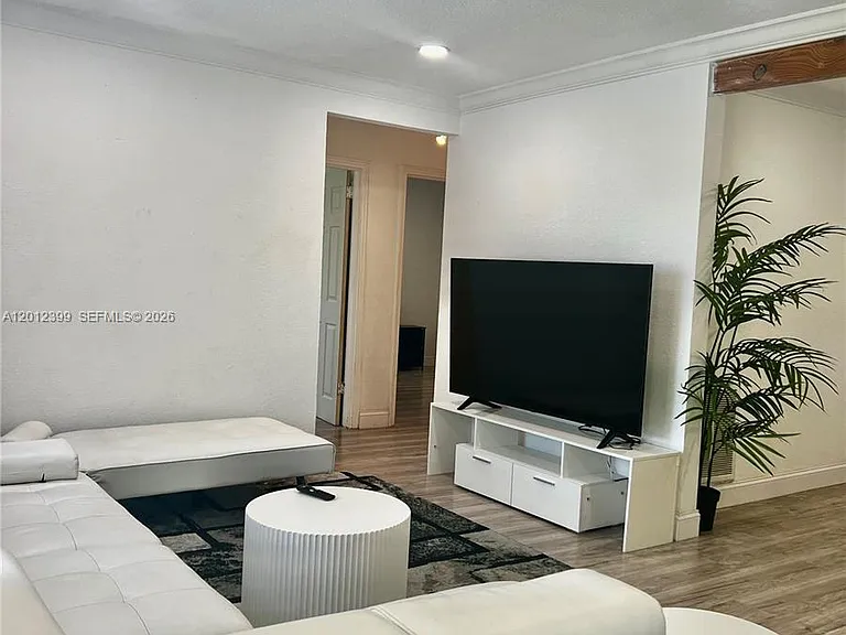 12040 N Miami Ave — Photo 2