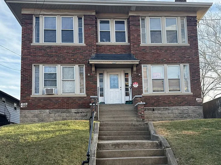 1815 Clarion Ave — Photo 1