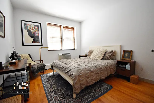 Rented by Bold New York | media 25