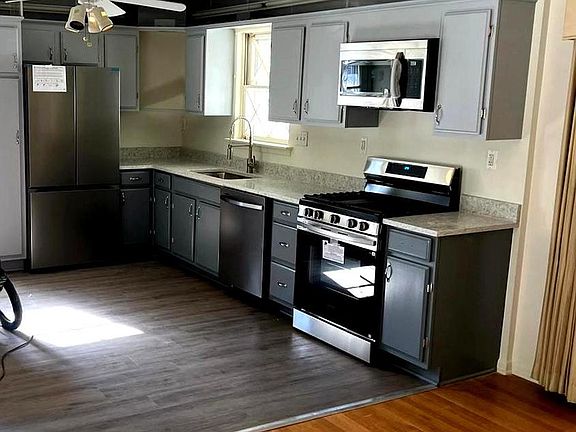 4th image of 10902 Exeter Ct