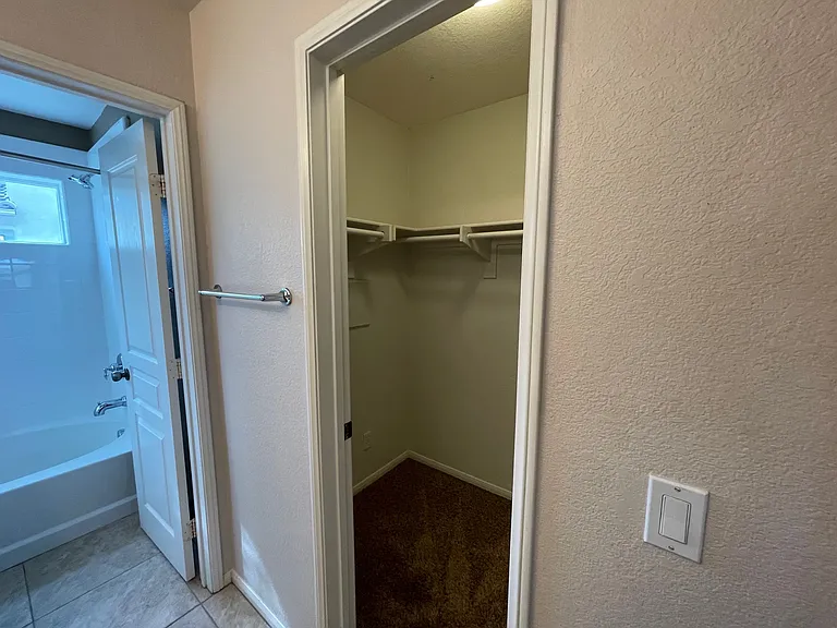 678 Kellogg St #678 — Photo 17