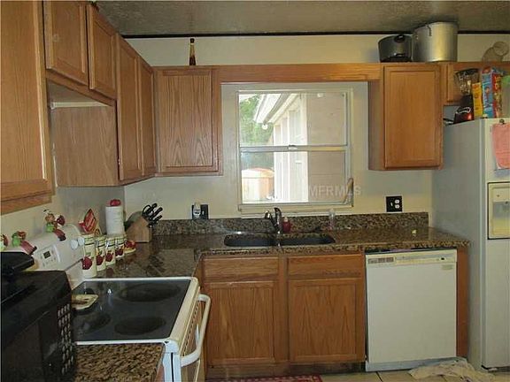 3rd image of 6018 Bolling Dr