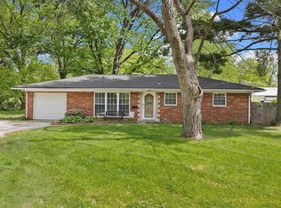 16 Spruce Dr, Belleville, IL 62221