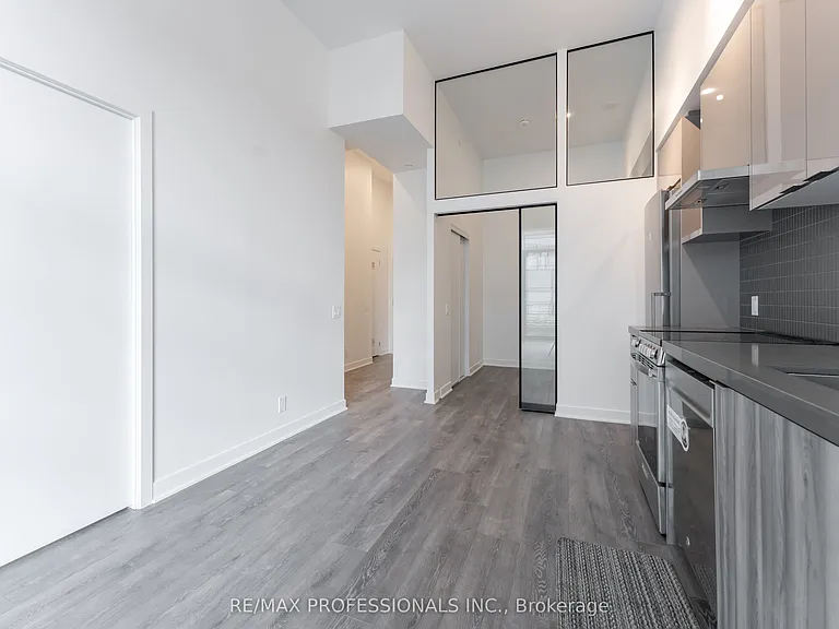 10 Flavelle Trl #403 — Photo 3