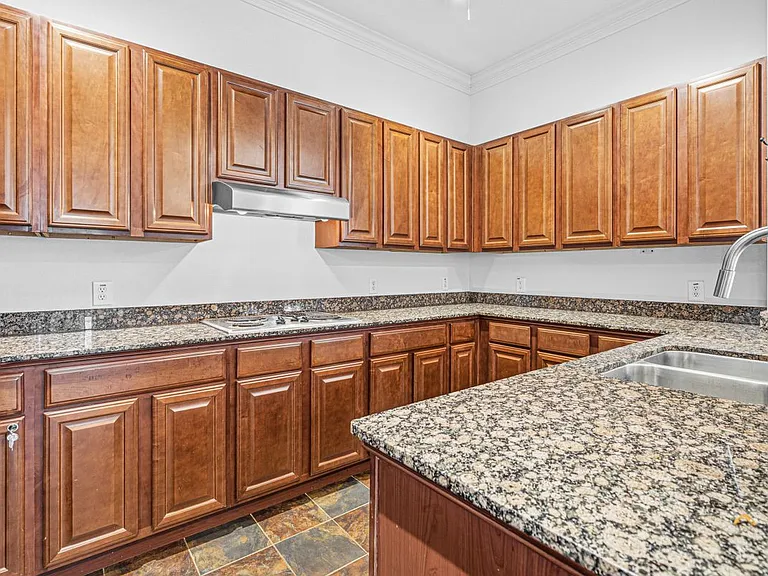 7134 S Mapleridge St #2E — Photo 22