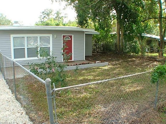 2nd image of 2174 E Gardenia Cir
