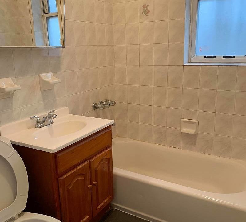 2nd image of 1745 84th St APT A5