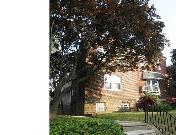 3rd image of 1334 E Barringer St
