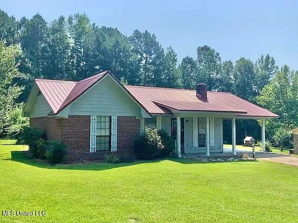 807 E John C Stennis Dr, Louisville, MS 39339