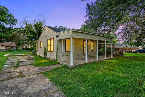 2536 Vivian St Photo 1 2536 Vivian St Photo 1