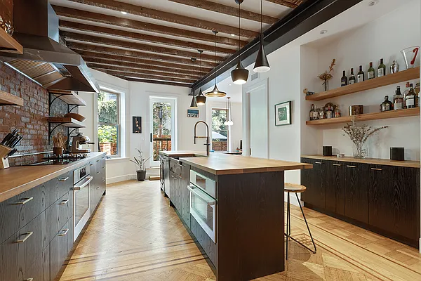 Sold by Compass | media 1