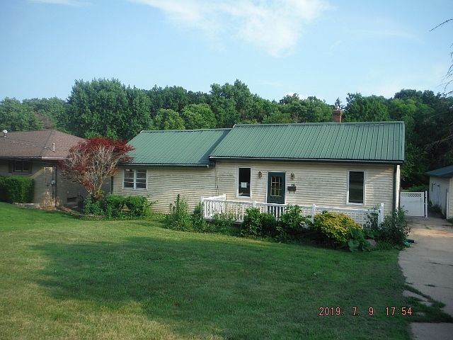 1st image of 115 W 1st St
