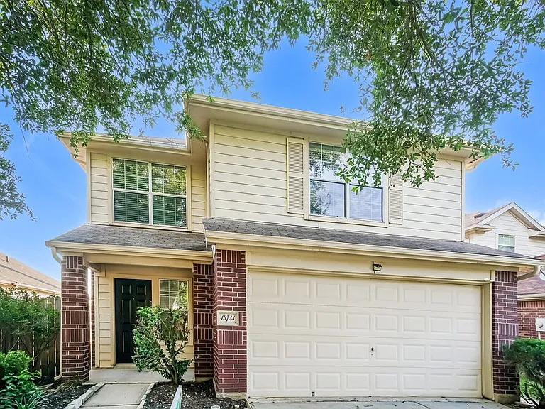 19723 Shores Edge Dr — Photo 1