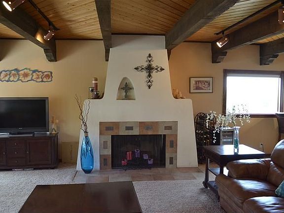 3rd image of 4437 Glenwood Hills Dr NE