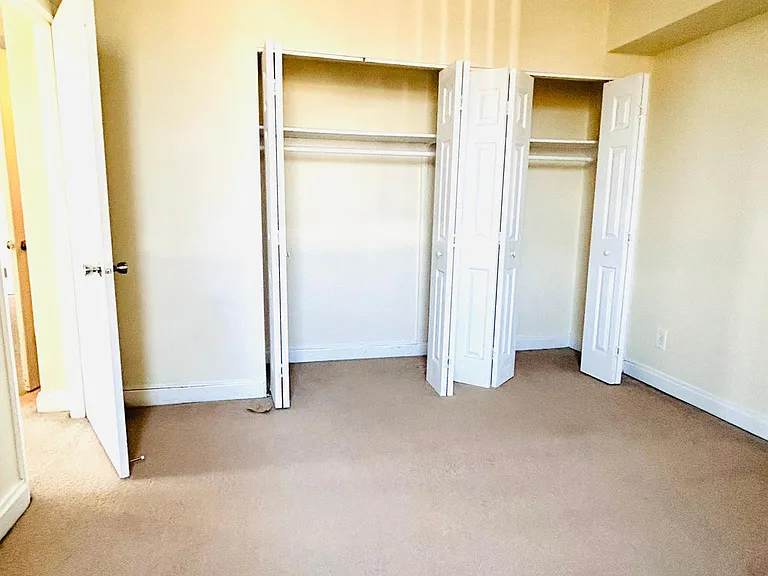 619 King St #402 — Photo 13