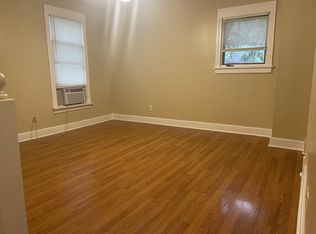 845 N 7th St #B, Springfield, IL 62702