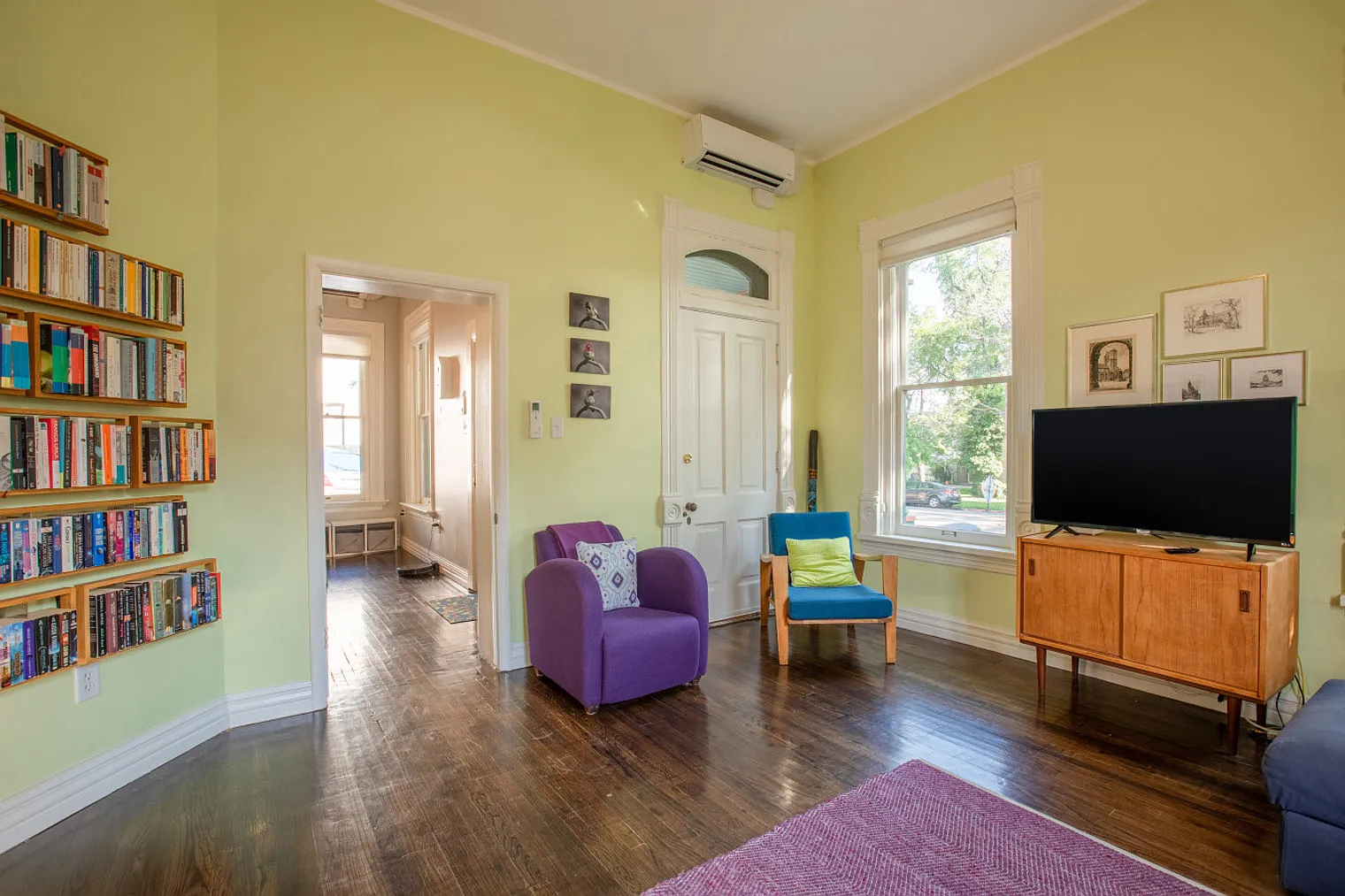 2 bed, 1.0 bath, 1291 sqft, $3,033 — Photo 2