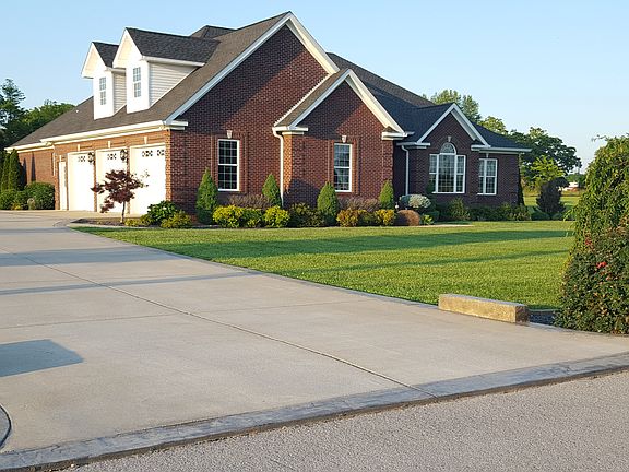 2nd image of 103 Iroquois Cir
