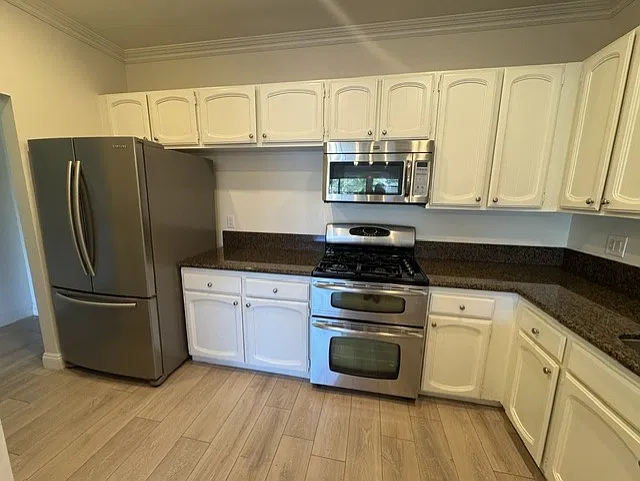 2 bed, 1255 sqft, $3,300 — Photo 4
