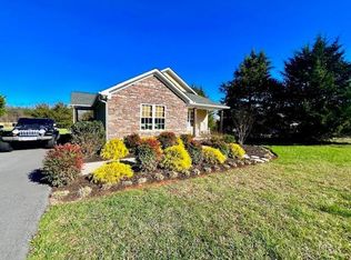 2664 Isle Of Pines Dr, Moneta, VA 24121
