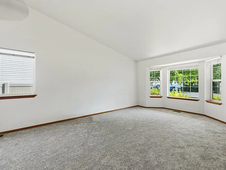 5769 N Lachaise Ln — Photo 7