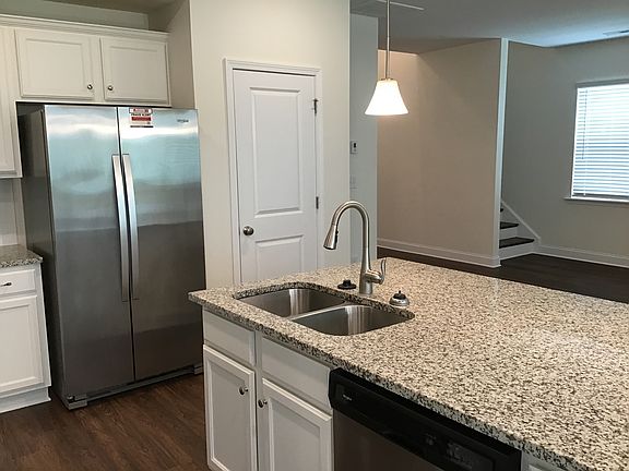5th image of 4910 Trayton Ave