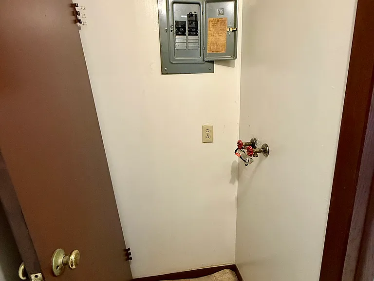 1548 Glenn Ave #D — Photo 12