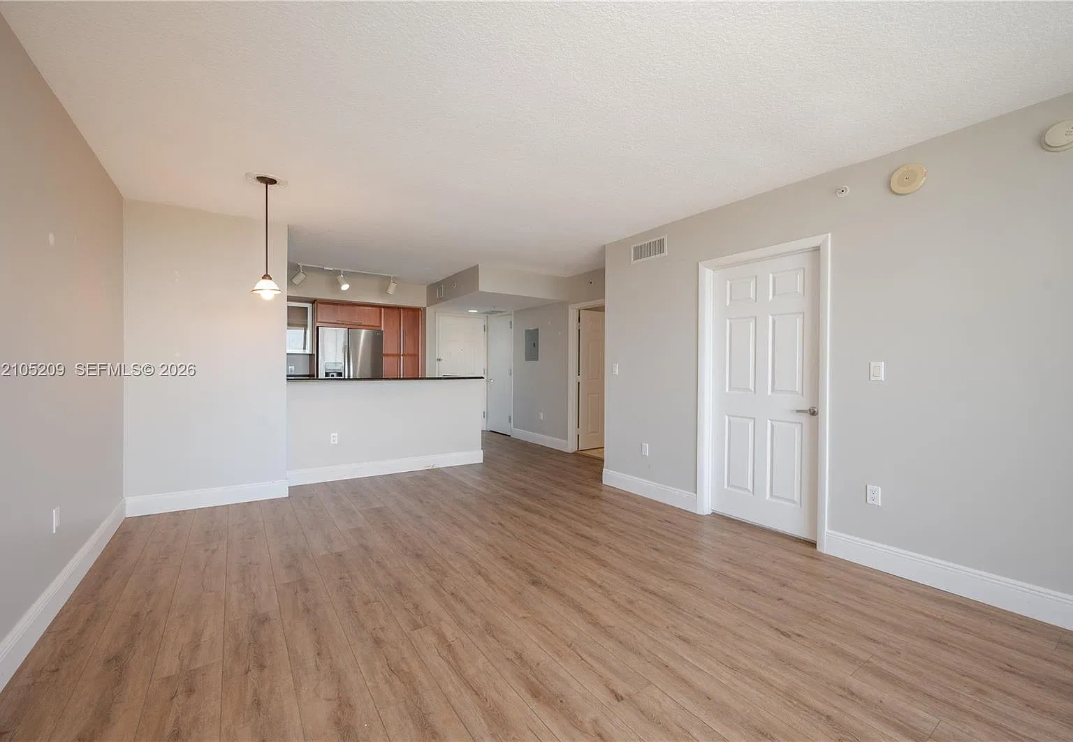 Gables Marquis Condo — Photo 4