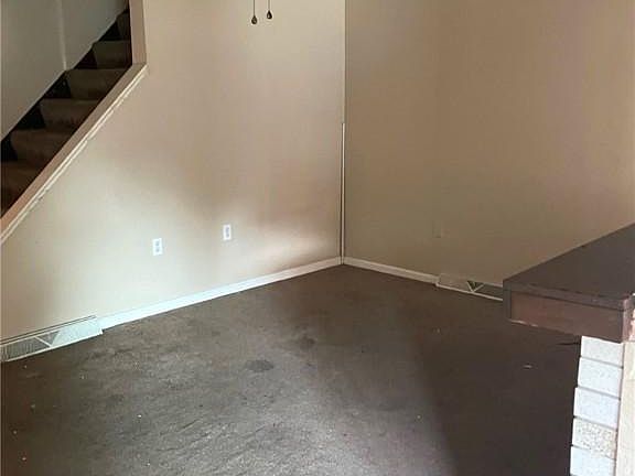 4th image of 1626 6th Ave
