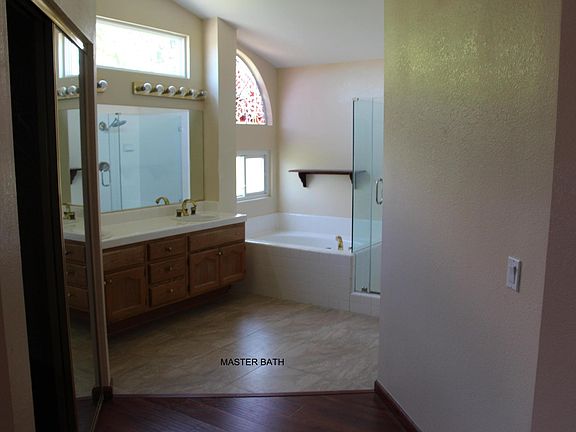 4th image of 40704 Mountain Pride Dr